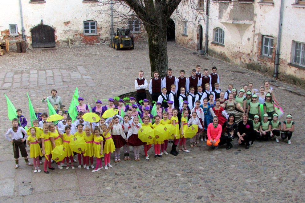 Daudzveidīgais deju koncerts Dundagā Aktualitātes Jaunumi